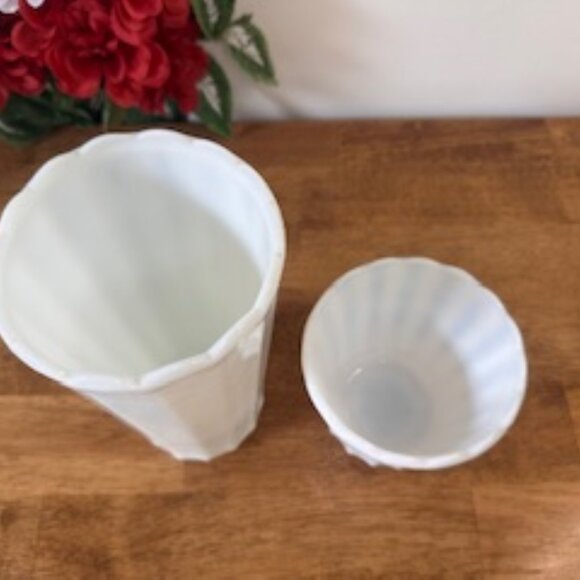 Vintage Milk Glass Vase and Planter Set – Scalloped Edge White Ribbed Pedestal S - Picture 3 of 5